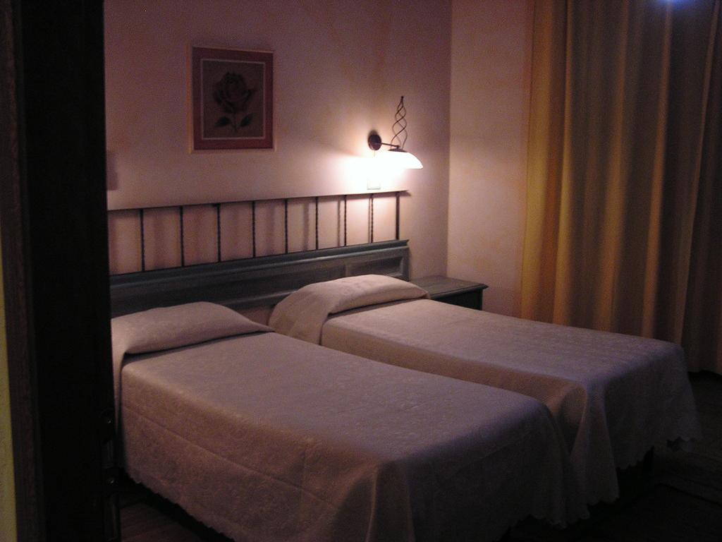 Hotel Mistral Portoscuso Extérieur photo