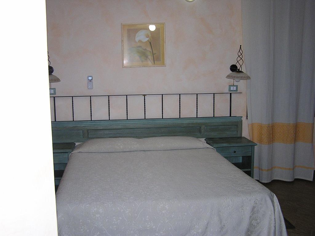 Hotel Mistral Portoscuso Extérieur photo
