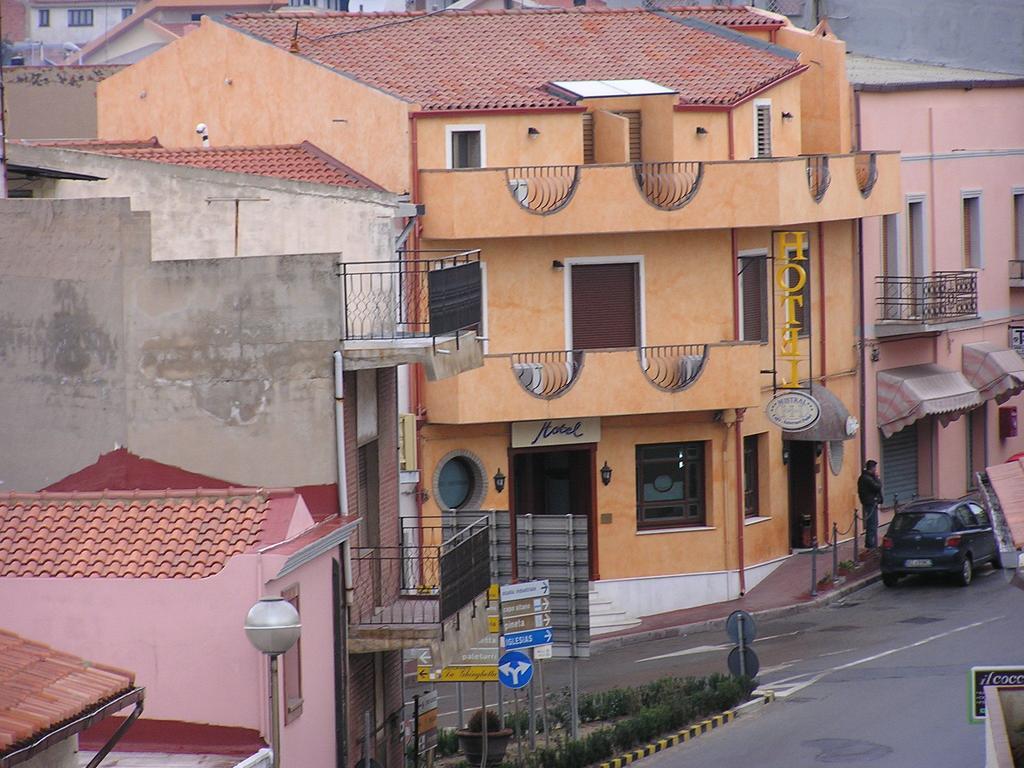 Hotel Mistral Portoscuso Extérieur photo