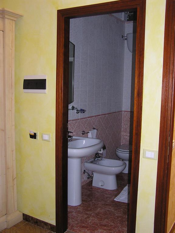 Hotel Mistral Portoscuso Chambre photo