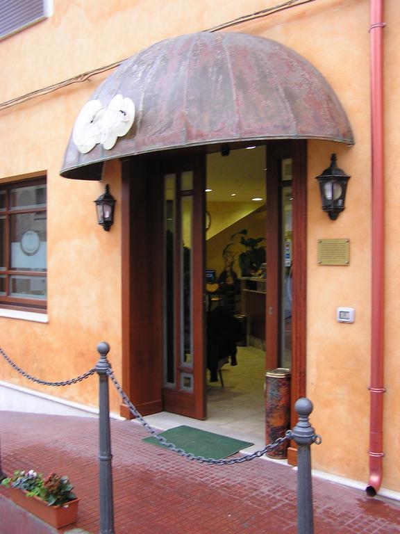 Hotel Mistral Portoscuso Extérieur photo